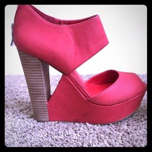 Red wedge heels